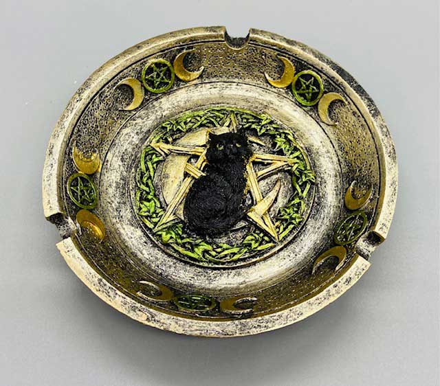 4 3/4" Black Cat ashtray